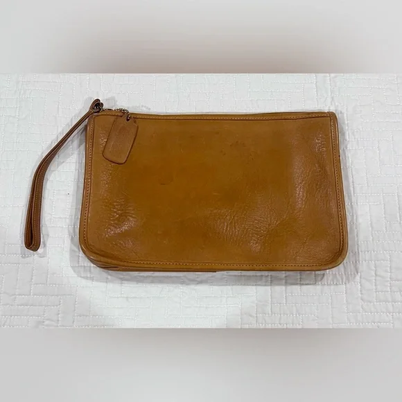 COACH :: CLUTCH - Picture 1 of 15